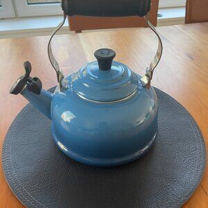 Le Creuset Classic Whistling Tea Kettle Marseille Blue 1.6L / 1.70Qt